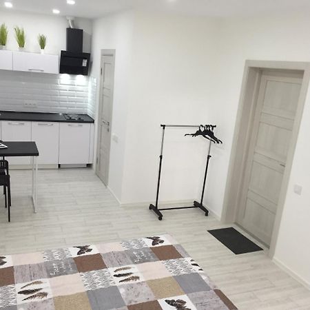 Small Underground Apartment At The Center Херсон Екстер'єр фото