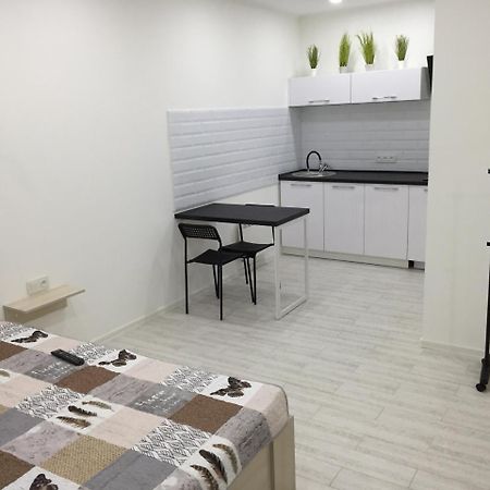 Small Underground Apartment At The Center Херсон Екстер'єр фото