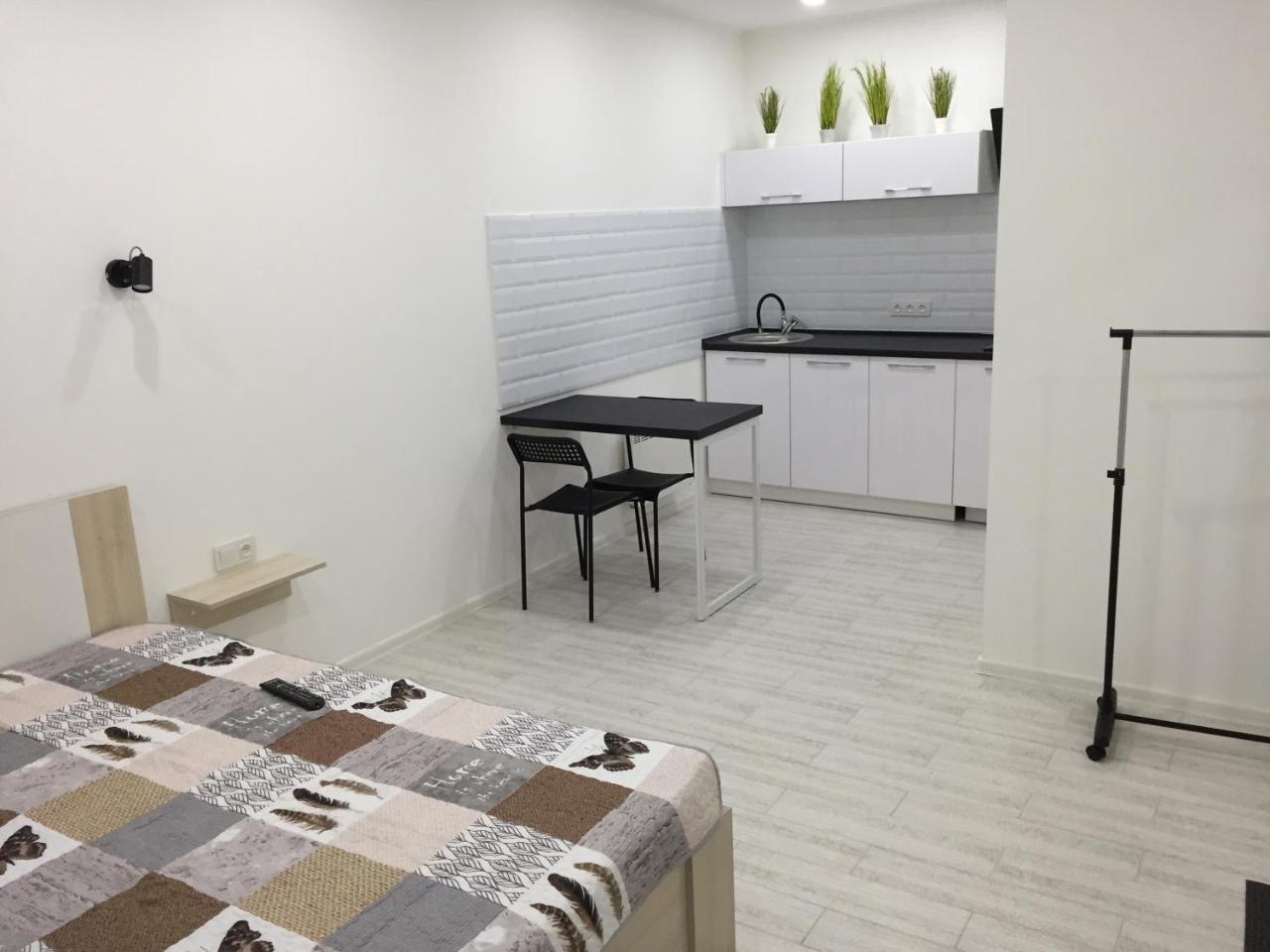 Small Underground Apartment At The Center Херсон Екстер'єр фото